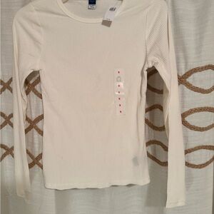 Old Navy Cream Long Sleeve Tee